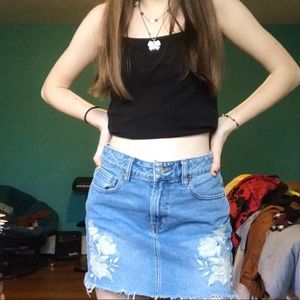 Denim skirt with white flowers